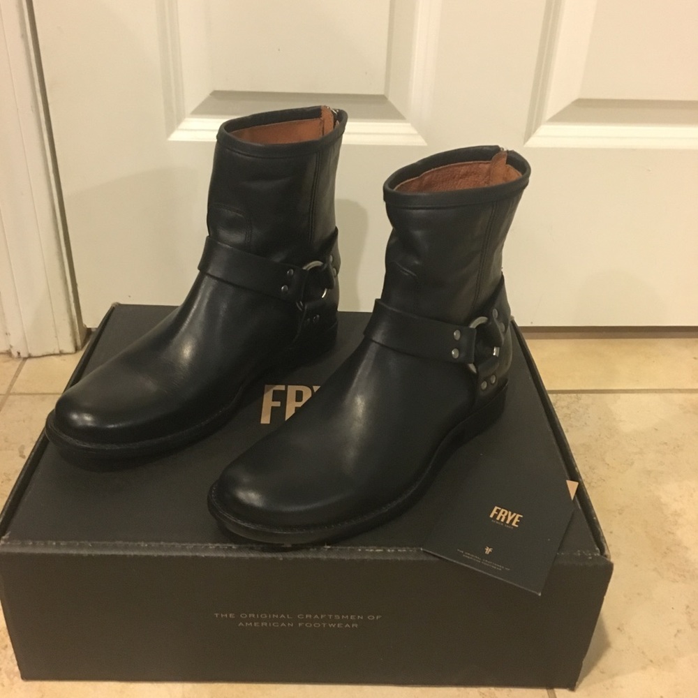 FRYE Women’s Phillip Harness Short Brand New! - Picture 5 of 7